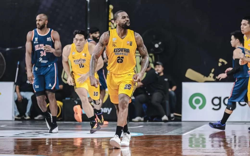 ON FIRE! Kesatria Bengawan Solo Tumbangkan Pelita Jaya, Kunci Tiket ke Babak Playoff IBL 2026. (KlikSoloNews/dok IBL)