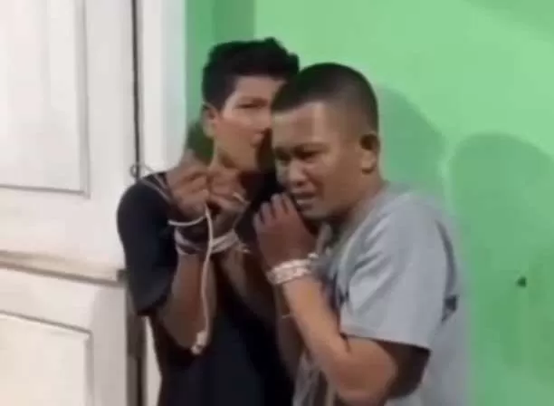Viral! Dua Terduga Maling Dihukum Warga Gigit Kuping hingga Ciuman. (KlikSoloNews/dok)