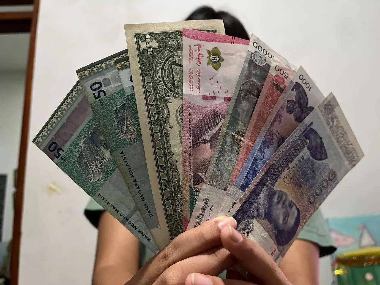 Rupiah Loyo di Momen Iduladha ke Rp17.827 per Dolar AS Rabu 27 Mei, Mata Uang Asia Bervariasi. (KlikSoloNews/Adhirajasa)