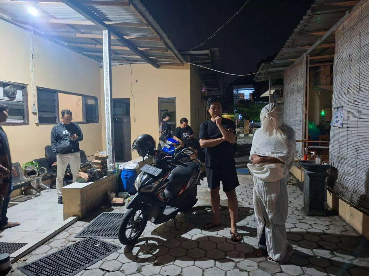 Polda Jateng Ingatkan Bijak Bermedsos, Konten Viral Pocong Jadi-jadian di Sragen Bisa Diproses Hukum. (KlikSoloNews/dok)
