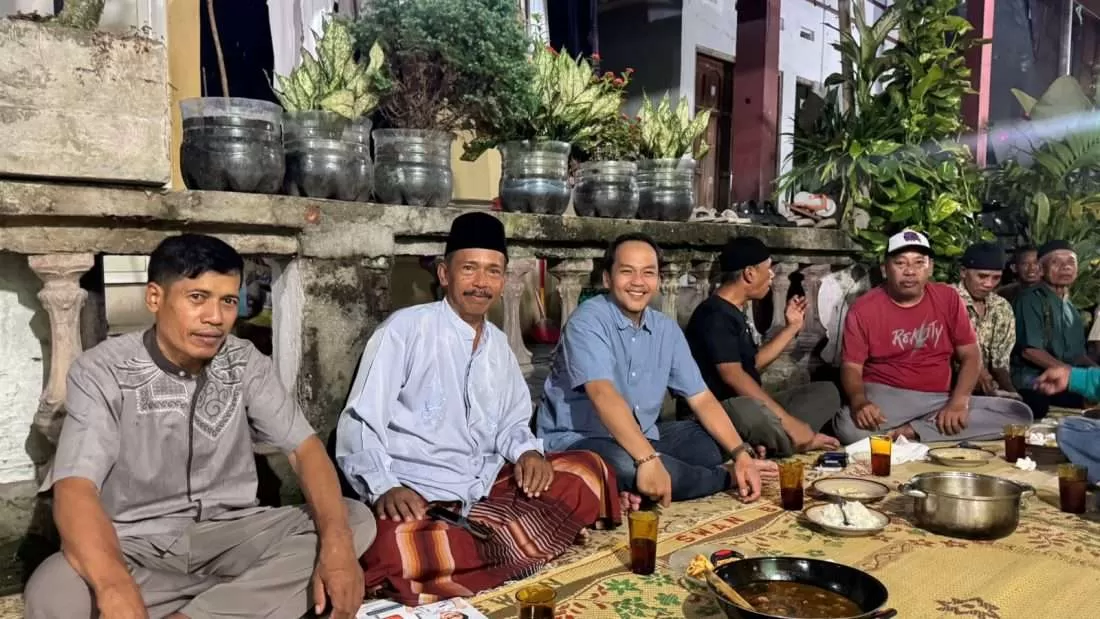 Wali Kota Respati Ardi Hadiri Tradisi Bakar Sate Warga Joyosuran di Momentum Iduladha 1447 H. (KlikSoloNews/dok)