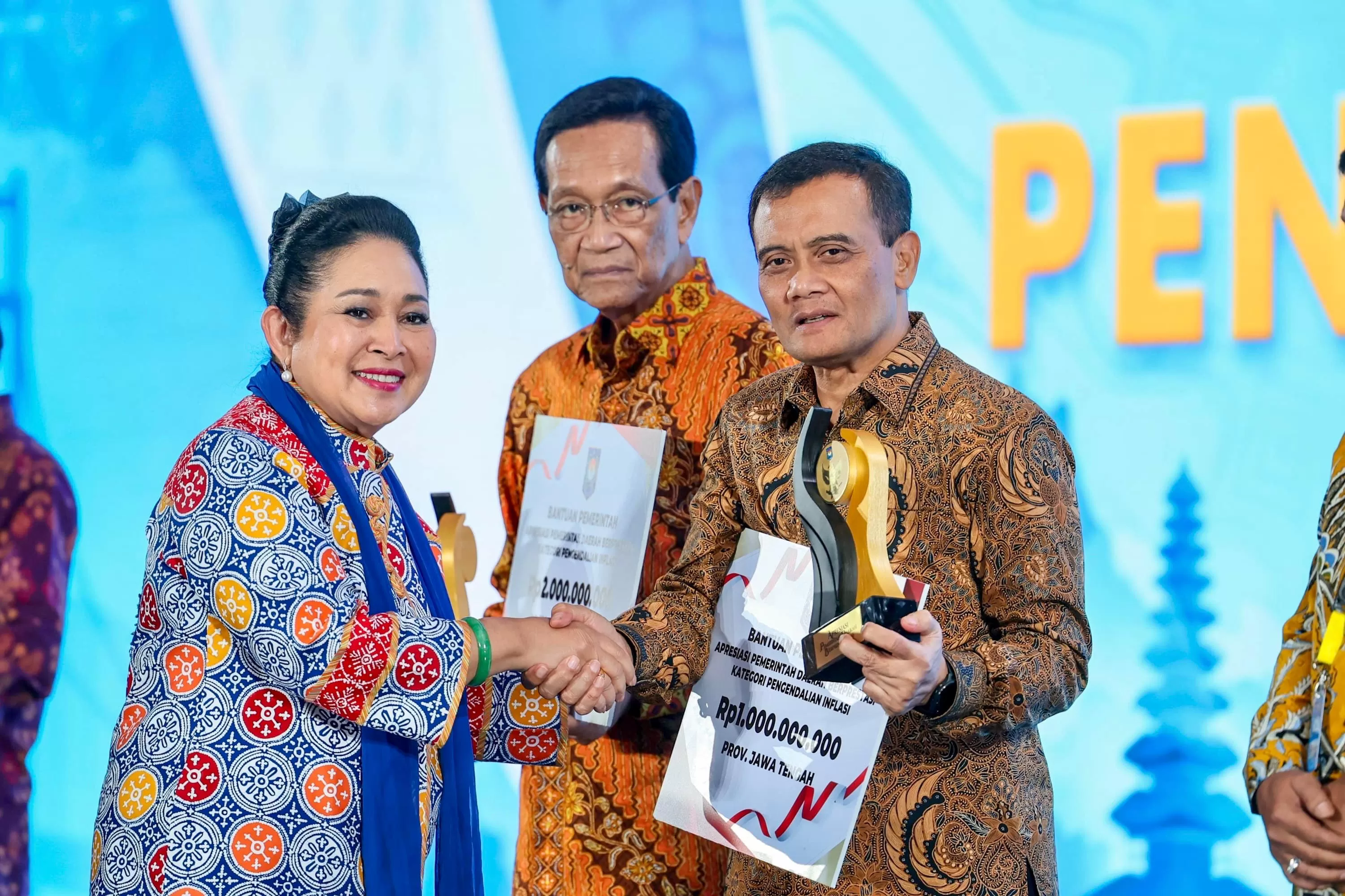 Jateng Raih Penghargaan Pengendalian Inflasi Terbaik Nasional. (KlikSoloNews/dok Pemprov Jateng)