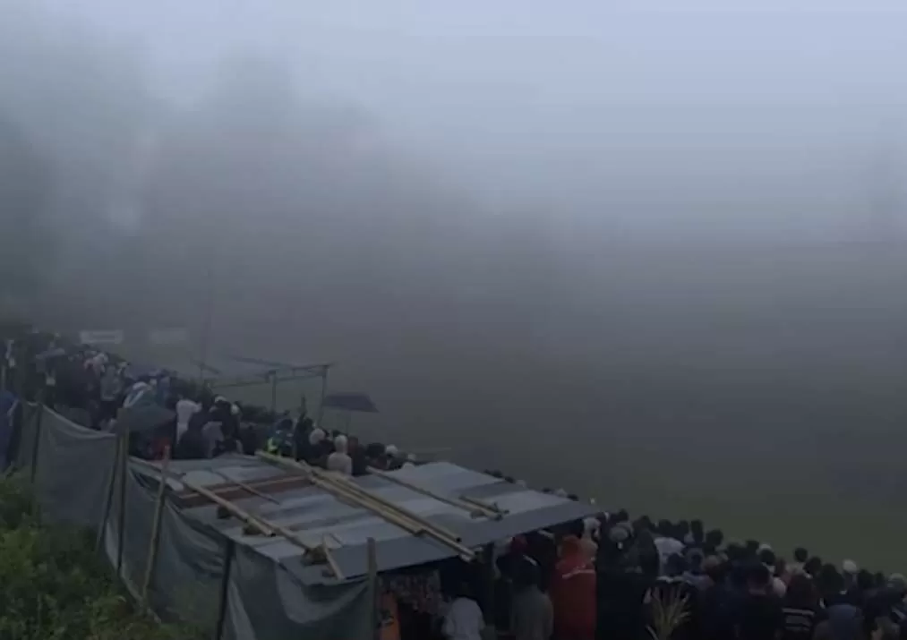Viral! Laga Tarkam di Wonosobo Tetap Digelar Meski Diselimuti Kabut Tebal, Netizen: Main di Negeri Awan. (KlikSoloNews/dok)