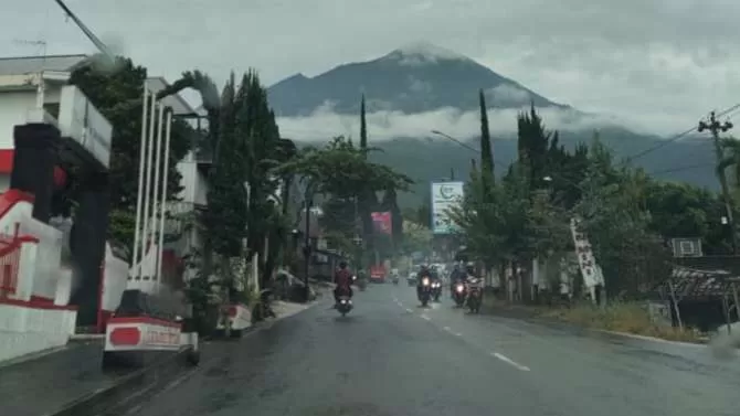 Tradisi Suro di Gunung Lawu Diprediksi Ramai, Pengelola Siagakan Personel dan Perketat Aturan Pendakian. (KlikSoloNews/dok)