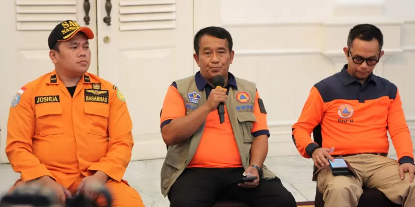 Tampak Deputi Bidang Penanganan Darurat BNPB, Mayjen TNI Fajar Setyawan ketika memberikan keterangan pers di Pendapa Bupati Cianjur, Sabtu, 26 November 2022. Foto: Komunikasi Kebencanaan BNPB/Alya Faradilla