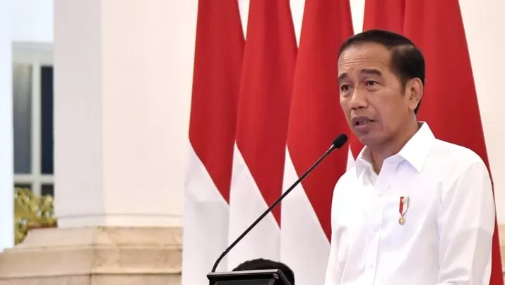 Presiden Jokowi mengumumkan pencabutan kebijakan PPKM 