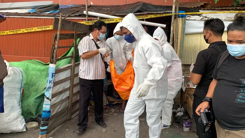 Ilustrasi evakuasi mayat.