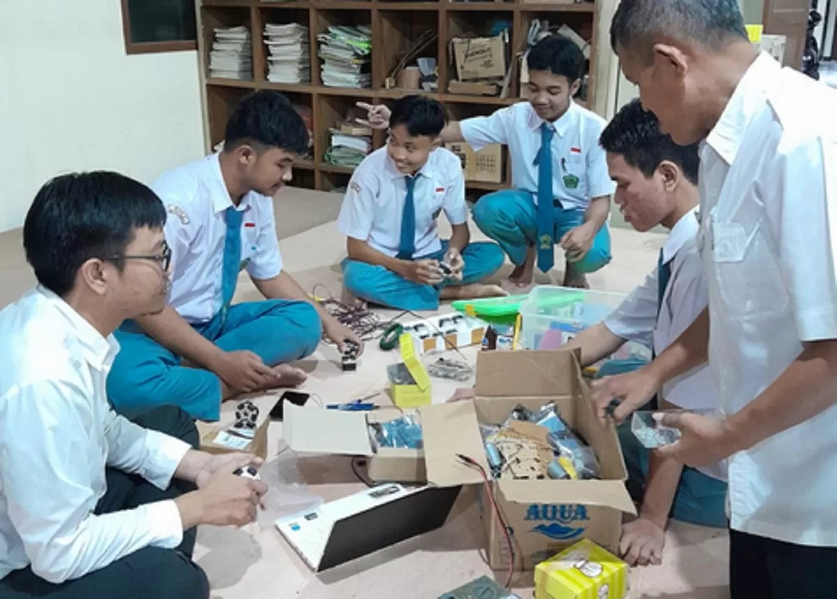 Para siswa Madrasah Aliyah Negeri 2 Banyumas alias bocah 