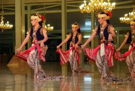 Tari Serimpi. (dpad.jogjaprov.go.id)