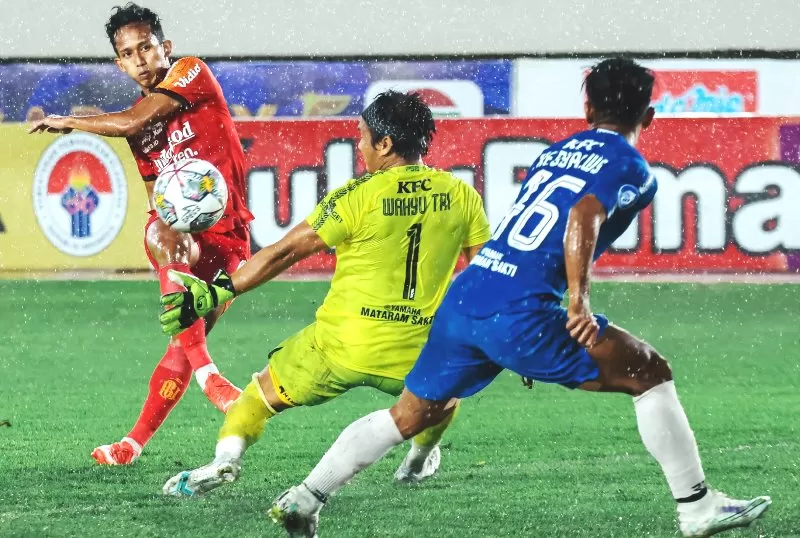 Bali United rebut puncak klasemen Liga 1 2022-2023 usai gunduli PSIS Semarang dalam lanjutan jadwal Liga 1 Kamis 22 Desember 2022. (Foto: Bali United)