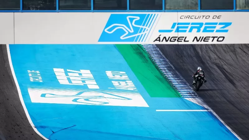 Pembalap tim Kawasaki Racing saat mengikuti tes pramusim 1-2 Desember  2022 di Sirkuit Jerez. (Foto: WorldSBK)