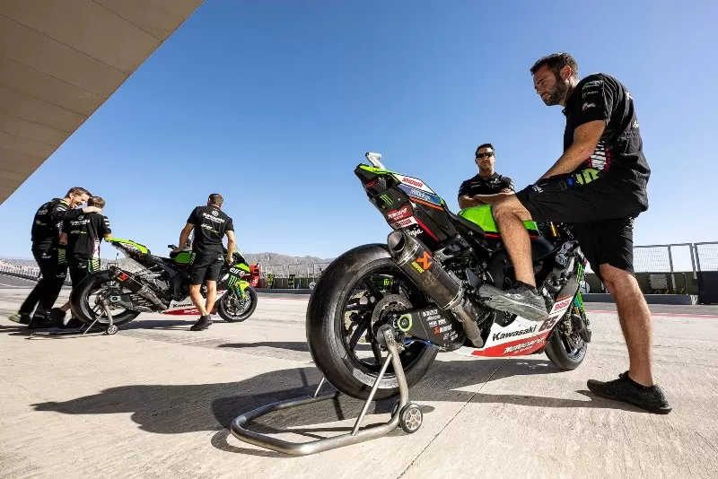 Tim Kawasaki Racing siap mengikuti tes musim dingin WSBK 2023 di Sirkuit Jerez pada 1-2 Desember 2022. (Foto: KRT WorldSBK)
