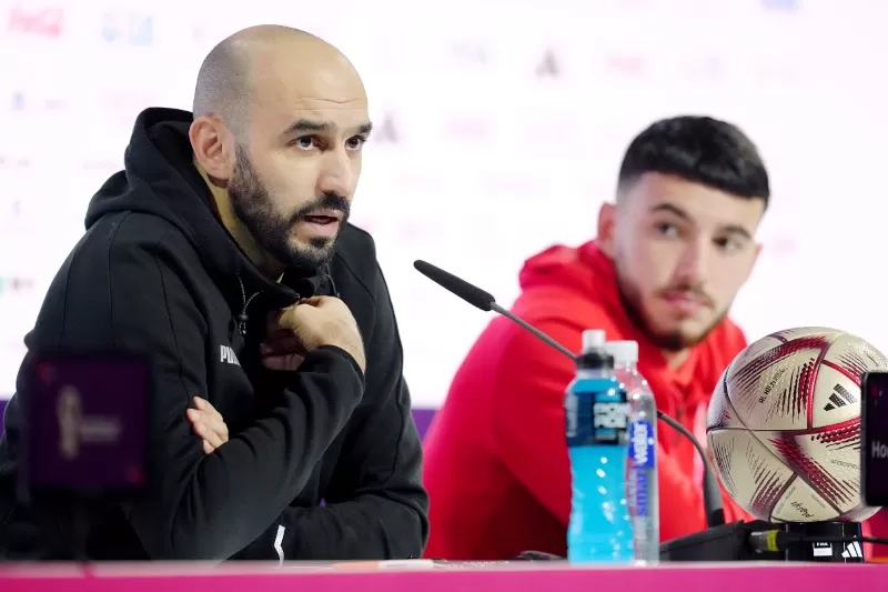 Walid Regragui dalam jumpa pers Kroasia Vs Maroko dalam perebutan tempat ketiga Piala Dunia 2022. (Foto: planet sport)