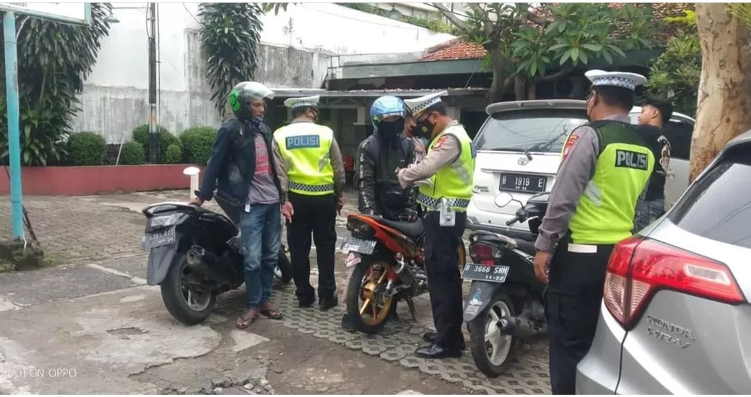 Polda Metro Jaya minta warga lapor jika ada oknum minta uang damai tilang manual (Dok Instagram Polda Metro Jaya)