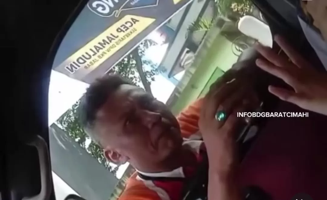 Siswi SMK diduga dilecehkan di angkot di Bandung (Dok tangkapan layar)