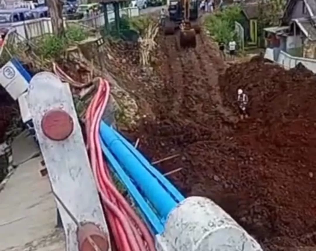 Longsor Jembatan Papuruyan Sukabumi (Dok tangkapan layar)