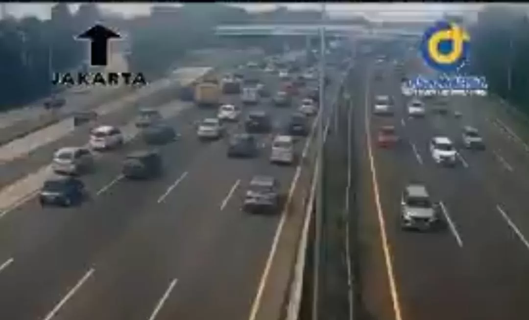 Tol Jagorawi arah Jakarta padat, petugas terapkan contraflow (Dok Jasa Marga)
