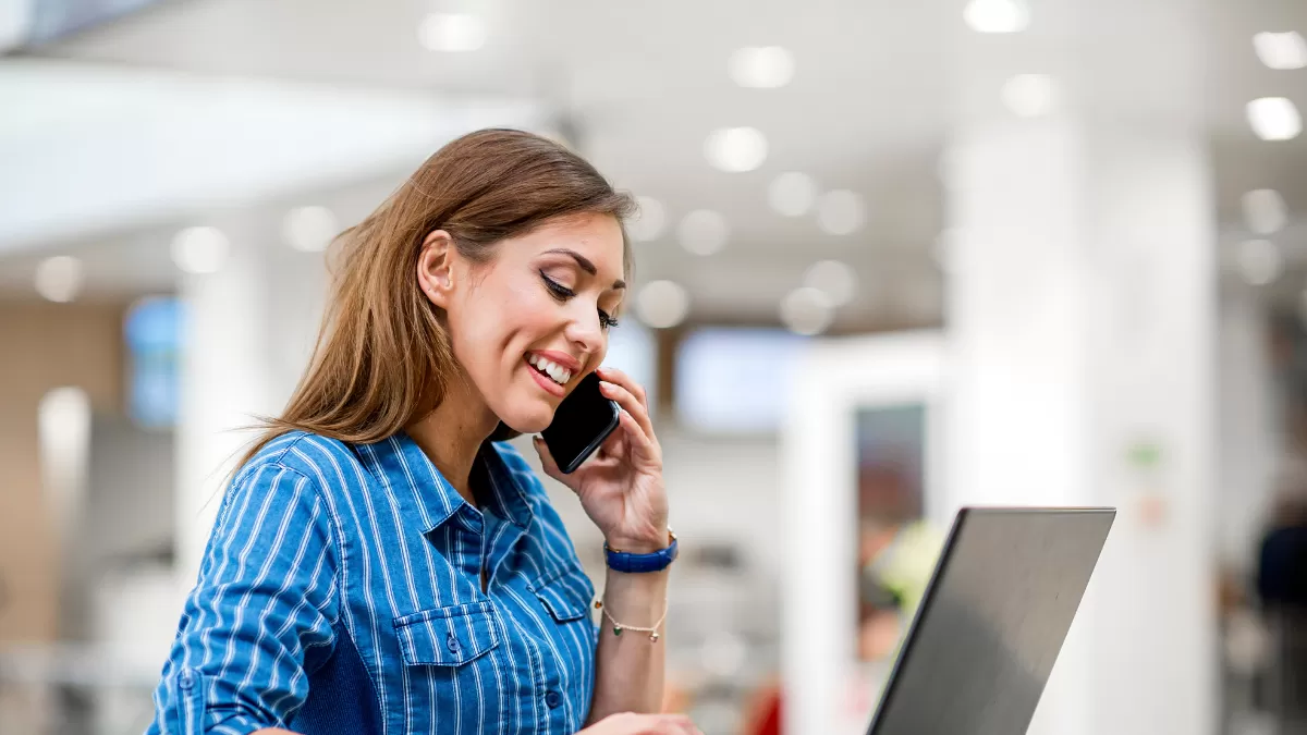 Dampak positif IPTEK dalam bidang sosial budaya. (Foto: canva)