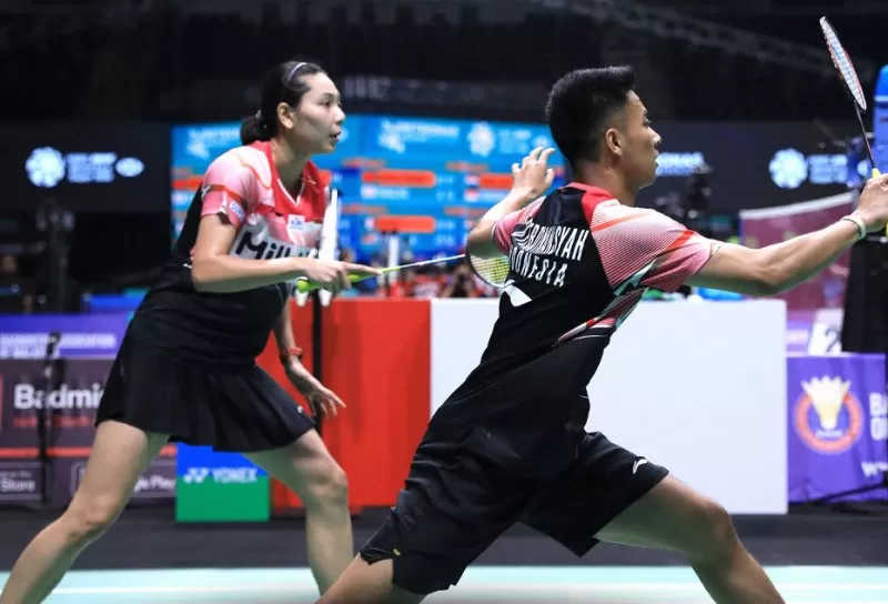 Dejan Ferdinansyah dan Gloria Emanuelle Widjaja di Malaysia Open 2023. Foto: PBSI)
