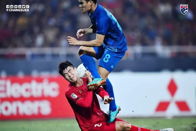 Hasil Vietnam Vs Thailand pada leg 1 final Piala AFF 2022. (Foto: Twitter @changsuek)