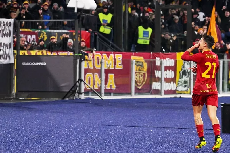 Paulo Dybala merayakan golnya dalam laga AS Roma Vs Genoa pada babak 16 besar Coppa Italia 2022-2023. (Foto: AS Roma)