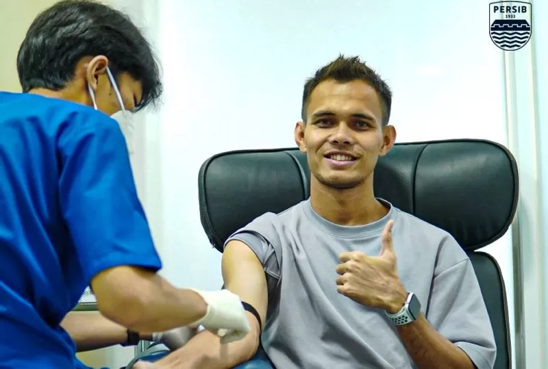 Kronologi transfer Rezaldi Hehanusa dari Persija Jakarta ke Persib Bandung berlangsung rumit. (Foto: Persib Bandung)