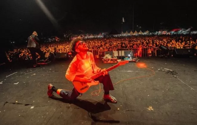 Lirik dan Chord Lagu Topik Semalam Kunto Aji. (Instagram/kuntoajiw)