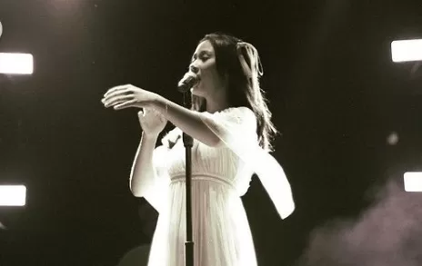 Lirik dan Chord Lagu Menangis di Jalan Pulang Nadin Amizah. (Instagram/cakecaine)