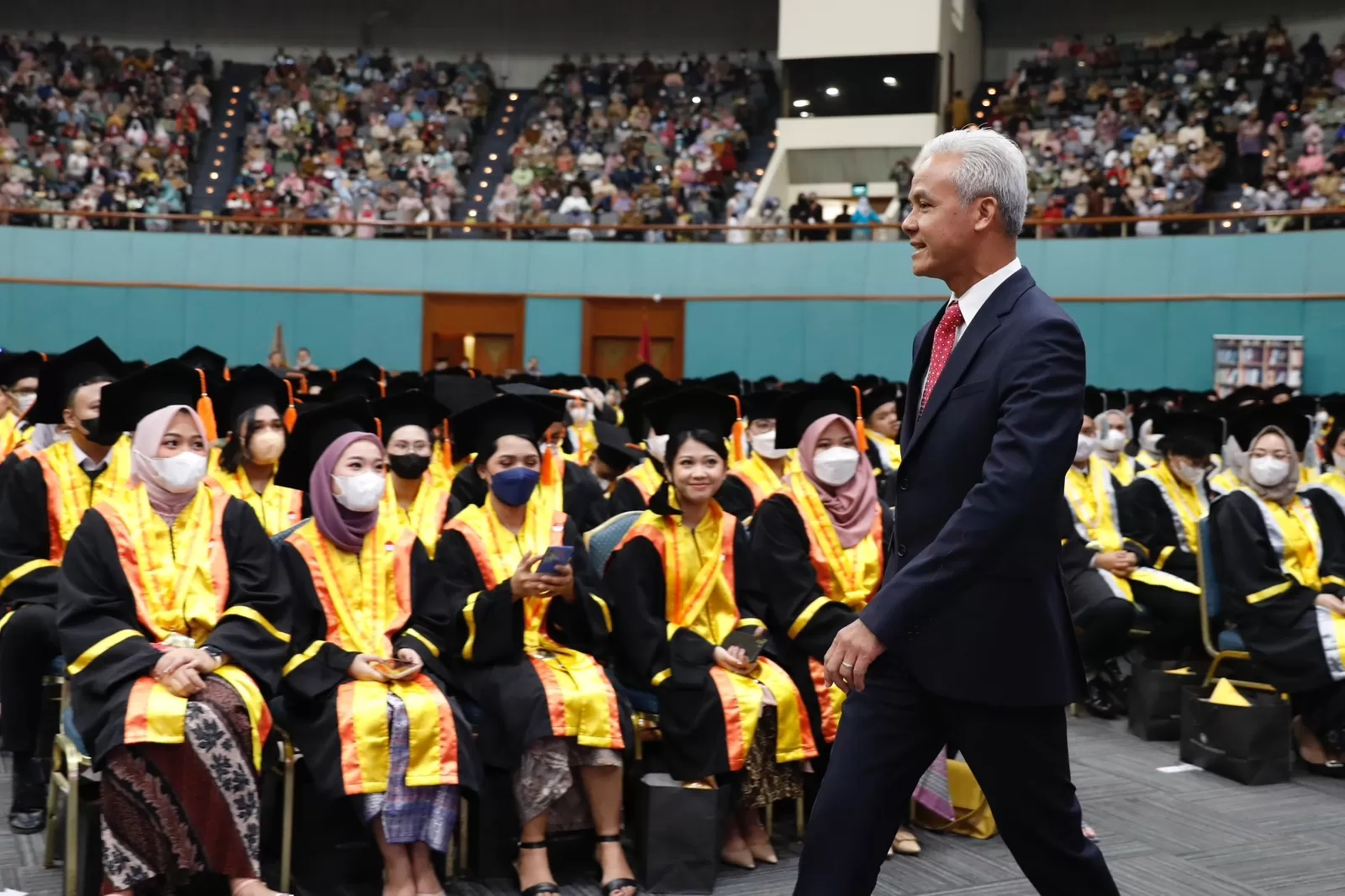 Ganjar Pranowo memberikan orasi ilmiah dalam wisuda dan Dies Natalis Universitas Prof. Dr. Moestopo (Beragama) di Gedung Jakarta Convention Center (JCC), Kamis, 19 Januari 2023. 