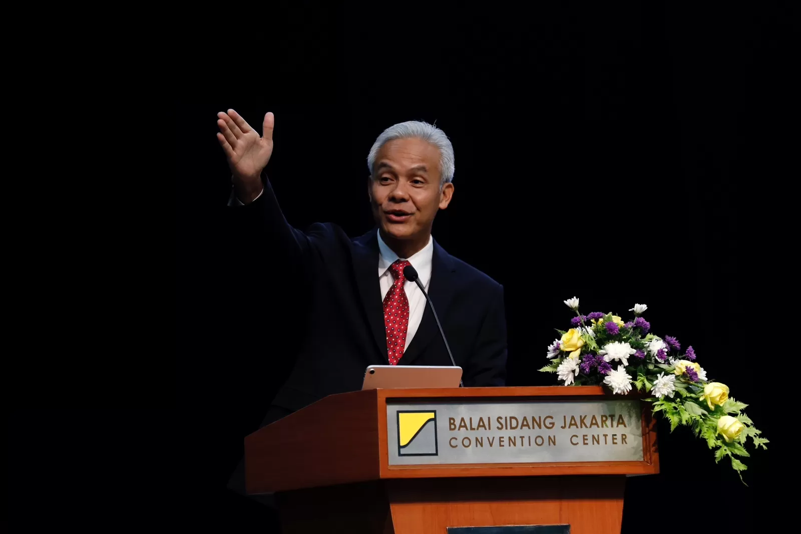 Jokowi ke Jakarta buat hadiri pengumuman Ganjar Pranowo sebagai capres PDIP pada Jumat, 21 April 2023. (Foto: net)