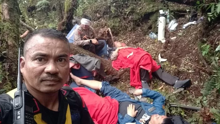 4 orang dari rombongan Kapolda Jambi berhasil dievakuasi, tidak termasuk Kapolda (Dok Polri)