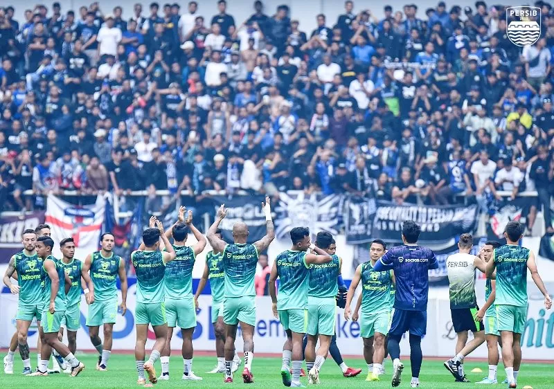 Prediksi skor Persib Bandung Vs PSS Sleman dalam jadwal Liga 1 hari ini. (Foto: Persib Bandung)