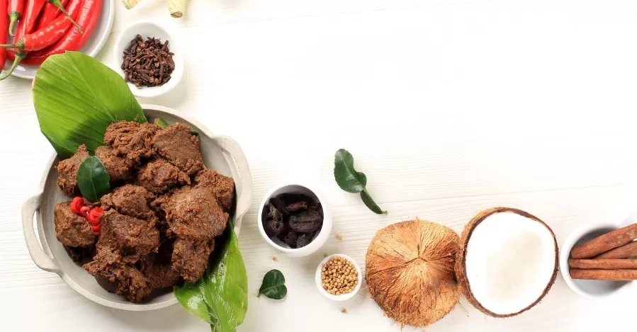 Asal-Usul Rendang: Kuliner Legendaris Minang yang Mendunia. (Foto:Canva)