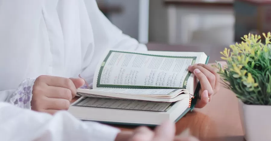 Tips mudah hhatam Al Quran selama  Ramadhan.(Foto:Canva)