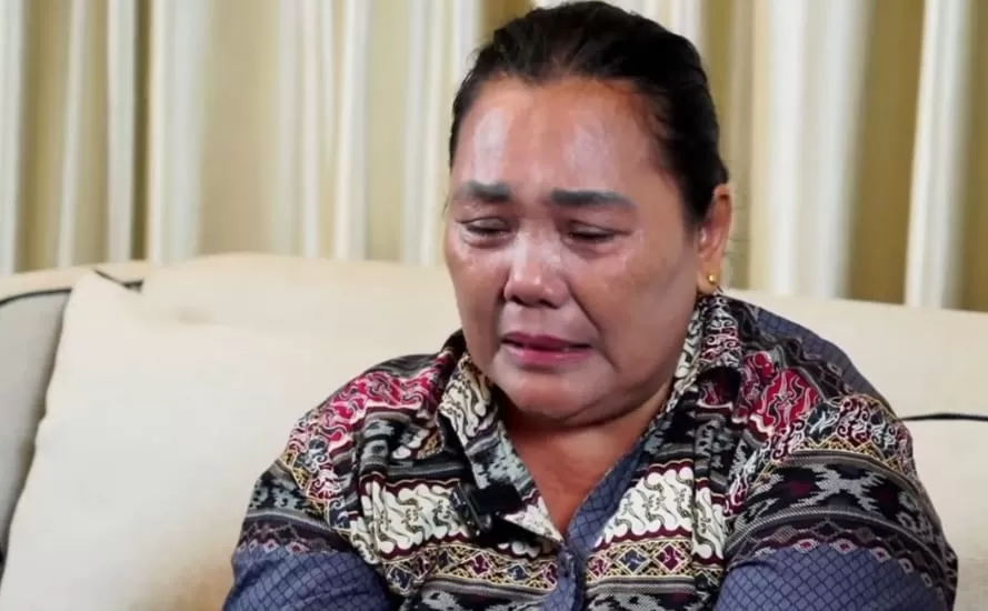 istri sopir taksi online grabcar yang dibunuh Bripda Haris Sitanggang, anggota Densus 88 buka hasil autopsi suaminya (tangkapan layar YouTube Uya Kuya)