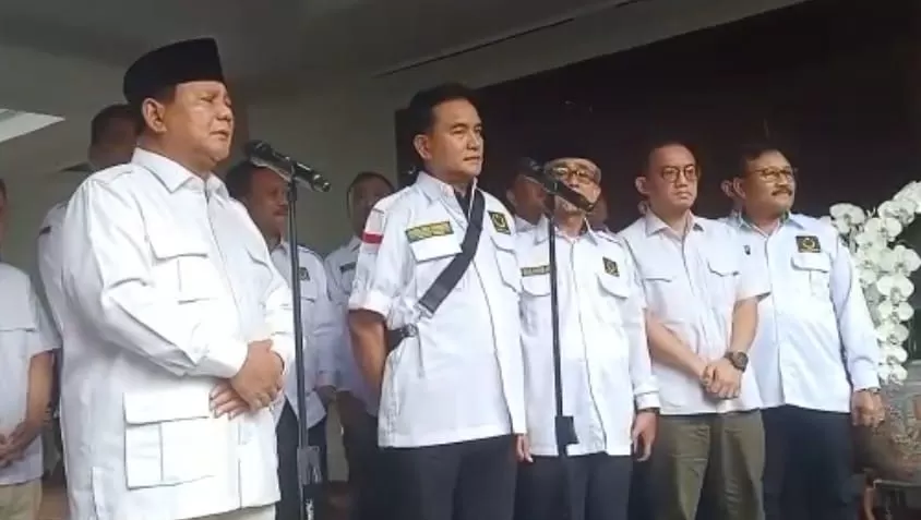 Ketua Umum Partai Gerindra Prabowo Subianto mengungkapkan pertemuan dirinya dengan Ketua Umum PBB Yusril Ihza Mahendra