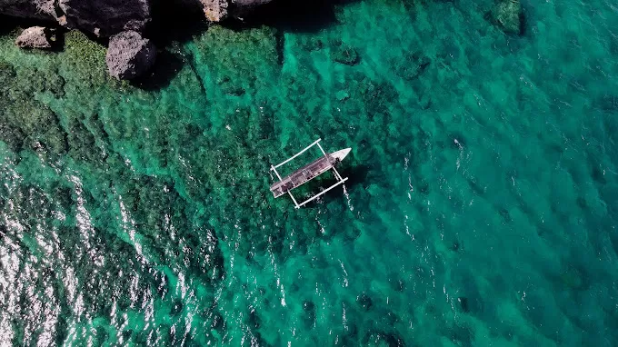 Pesona pantai Ai Lemak Sumbawa. (Tour Information Center)