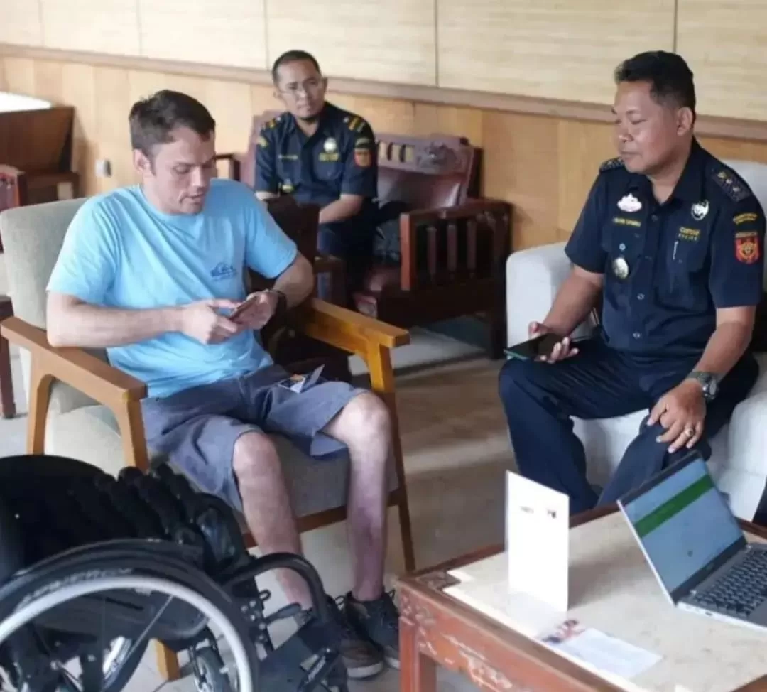 WNA disabilitas dipersulit Bea Cukai Ngurah Rai Bali ambil paket alat kesehatan (Dok Instagram)