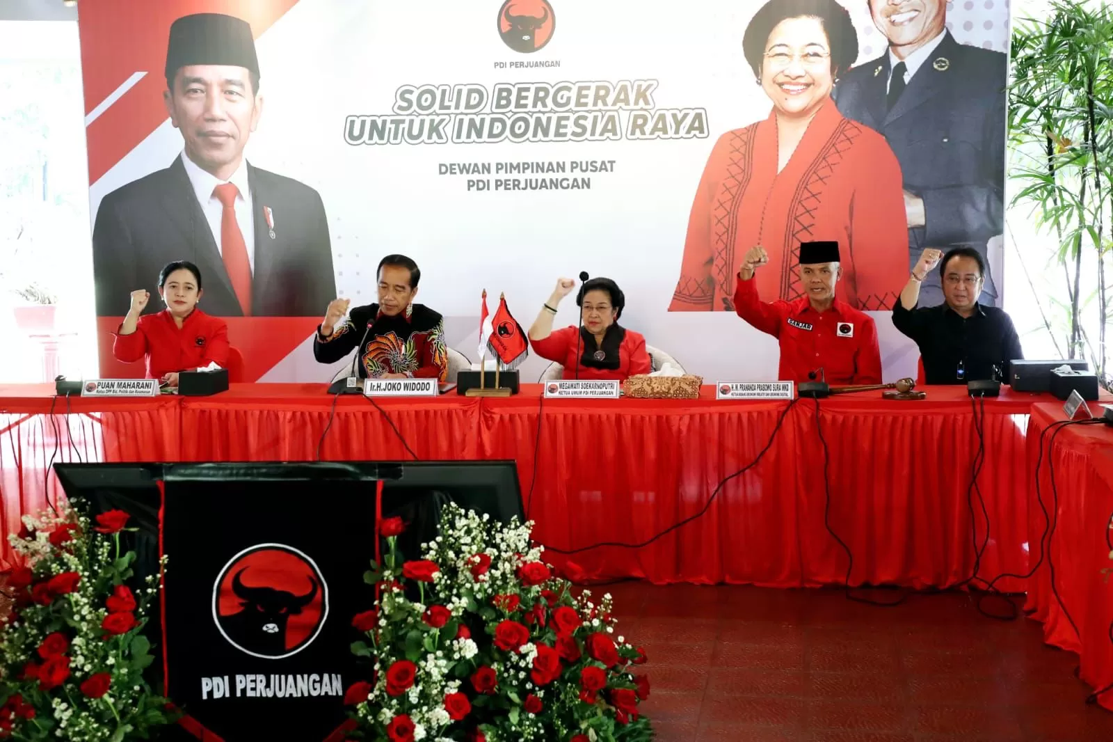 Ketum PDIP Megawati Soekarnoputri menetapkan Ganjar Pranowo sebagai calon presiden 2024. Nasdem nilai terlambat