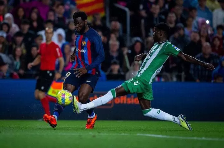 Franck Kessie harus dijual agar Barcelona selamat dari FFP (sumber: instagram official Franck Kessie)