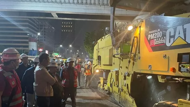 Pj Gubernur DKI Jakarta Heru Budi Hartono tinjau perbaikan jalan jelang KTT ASEAN (Dok Pemprov DKI Jakarta)