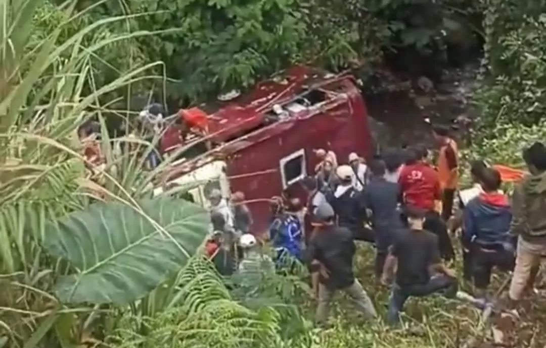 Sopir dan kernet bus terjun ke jurang di Guci Tegal jadi tersangka (Dok tangkapan layar)