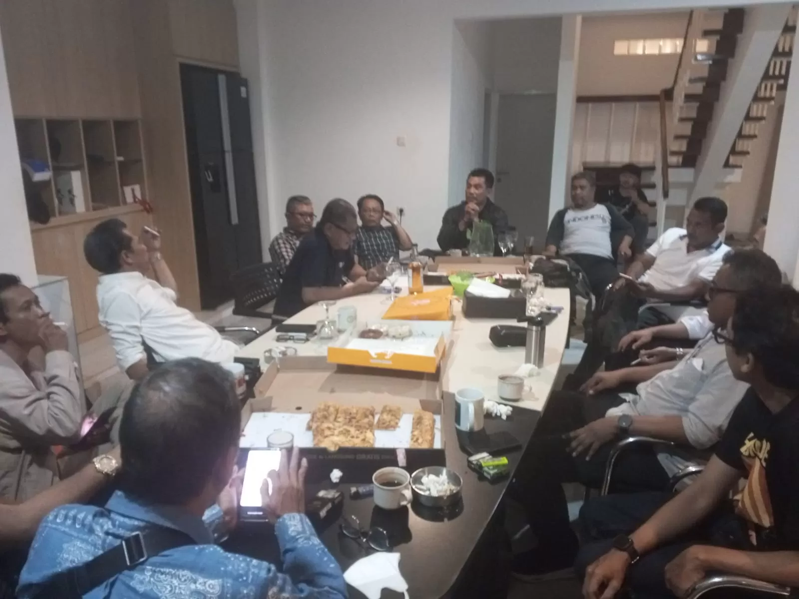 Aktivis 98 akan mengeluarkan komunike dan maklumat kebangsaan. 