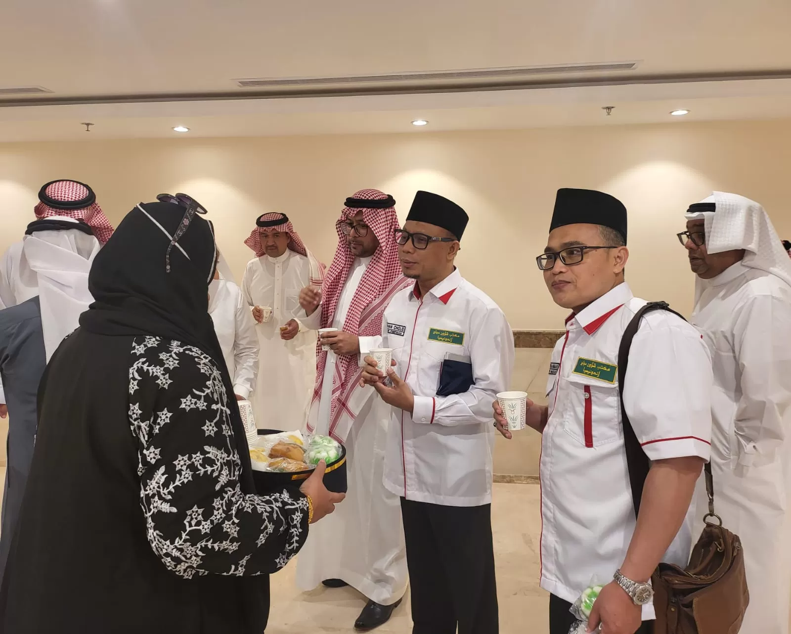  Ketua PPIH Arab Saudi Subhan Cholid saat melakukan pengecekan maktab di Arab Saudi.