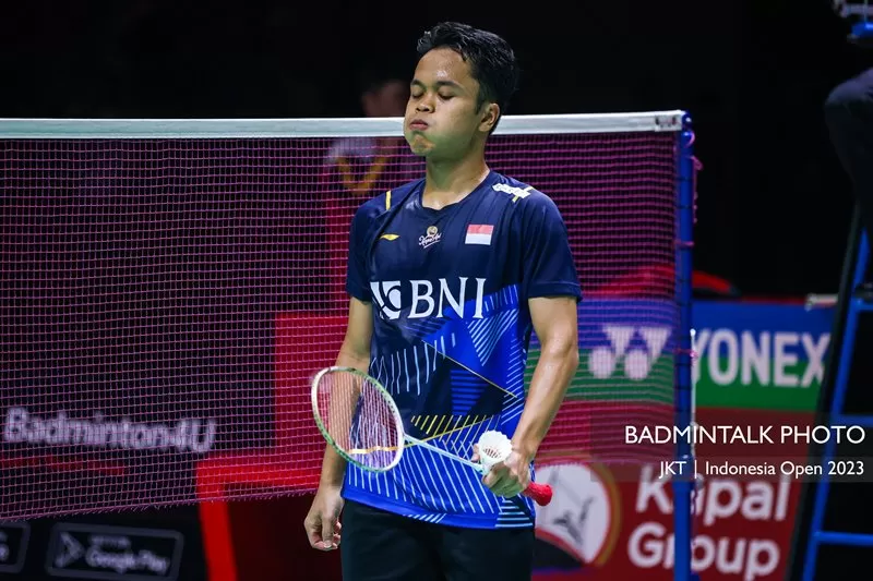 Hasil final Indonesia Open 2023 menyajikan perjuangan satu-satunya wakil tuan rumah, Anthony Ginting, di nomor tunggal putra. (Foto: Badmintalk) 