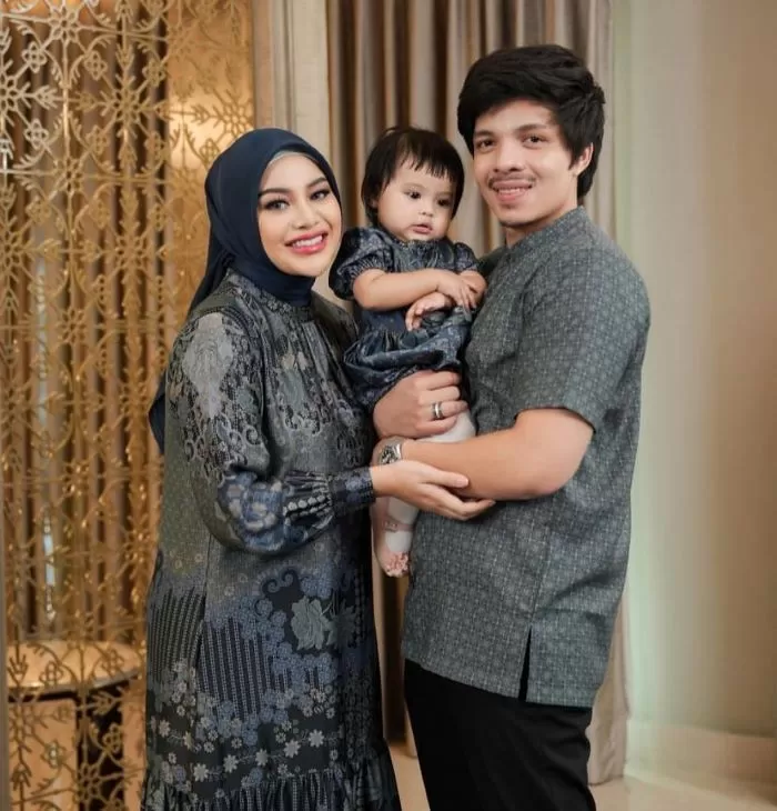 Pembully Ameena unggah video permintaan maaf pada Atta Halilintar. (Instagram/aureliehermansyah)