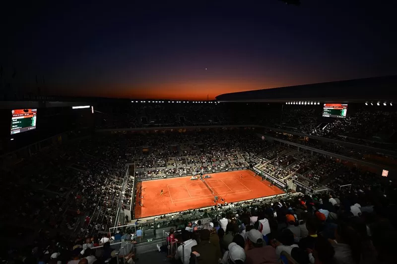 Suasana pertandingan Novak Djokovic pada babak kedua Prancis Terbuka 2023. (Foto: ATP Tour)