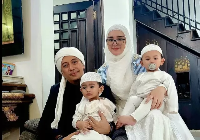 Kisruh harta gono gini Opick dengan mantan istri bikin Bebi Silvana menangis. (Instagram/opick_tomboati)