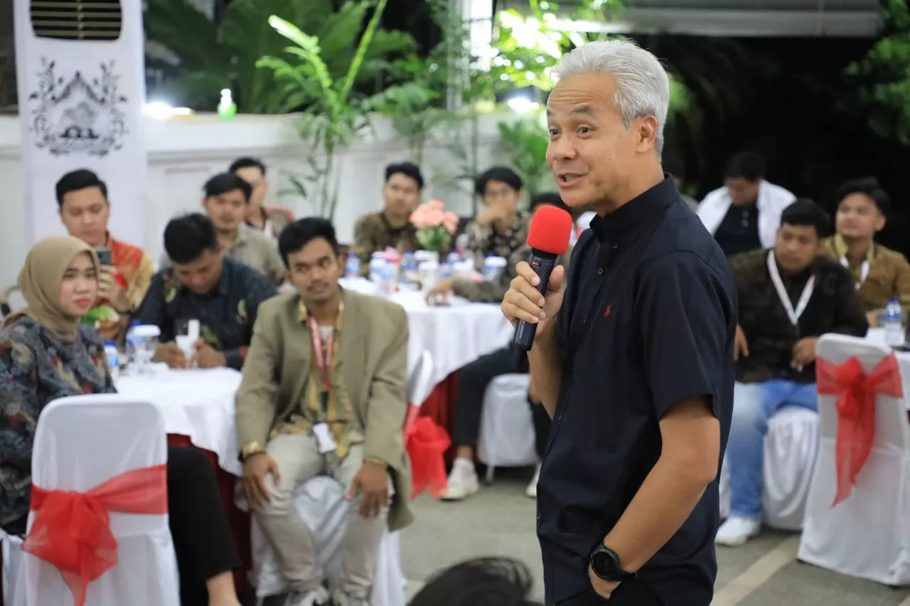 Mahasiswa ilmu politik Indonesia berguru ke Gubernur Jawa Tengah Ganjar Pranowo (Dok Istimewa)