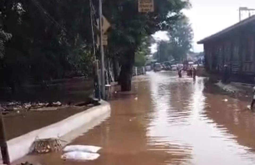 Banjir di Jalan Raya Jakarta Bogor, BPBD DKI ungkap penyebabnya (Dok TMC Polda Metro)